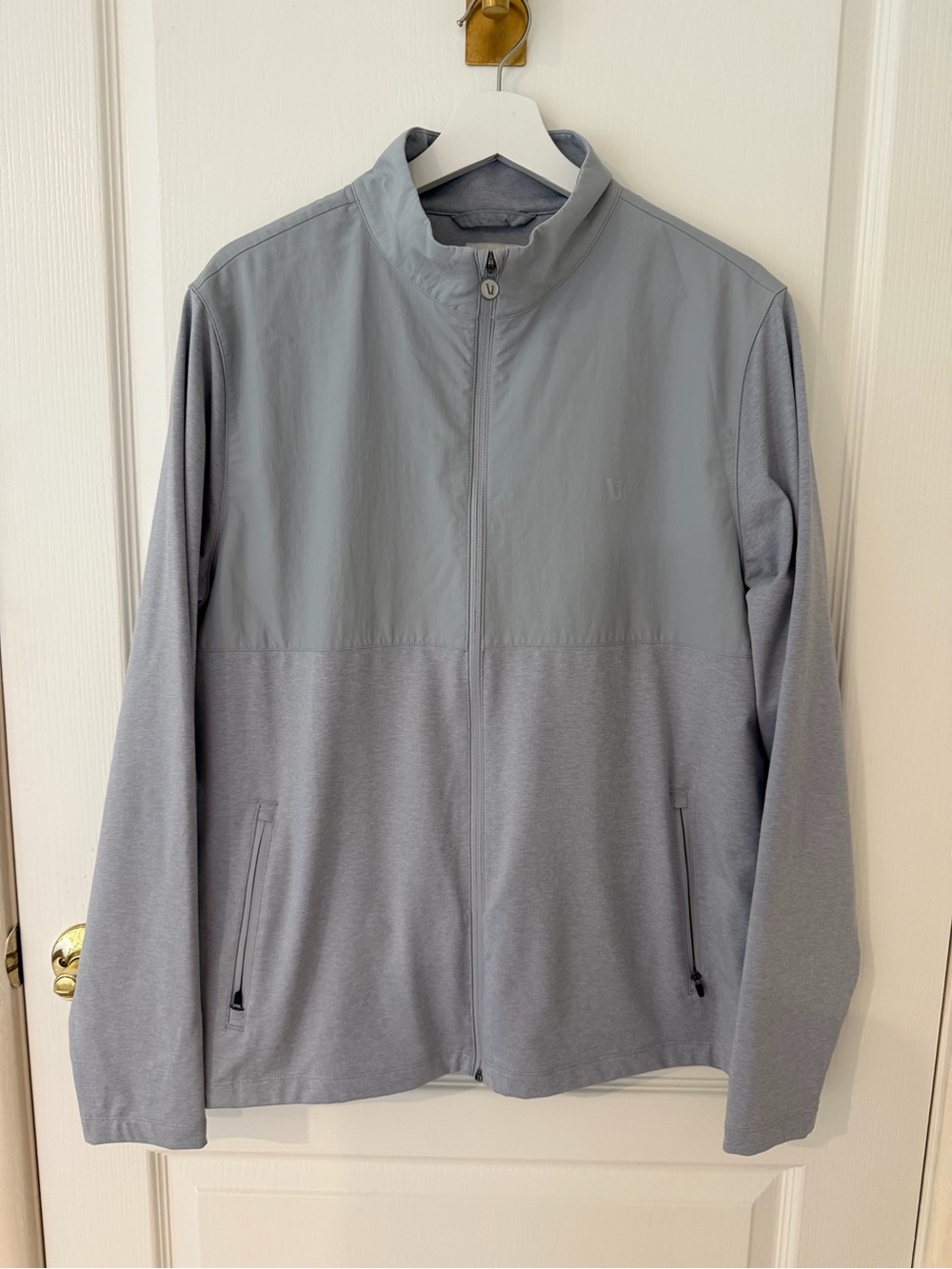 Vuori Sunday Element Track Jacket Men’s Size L – Gray Blue